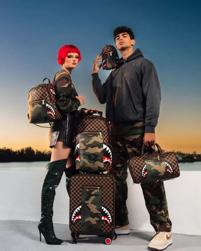 Sprayground SLINGS | CROSSBODYS*EXTERIOR GOLD ZIP POCKET SHARKS IN PARIS BACKPACK SLING