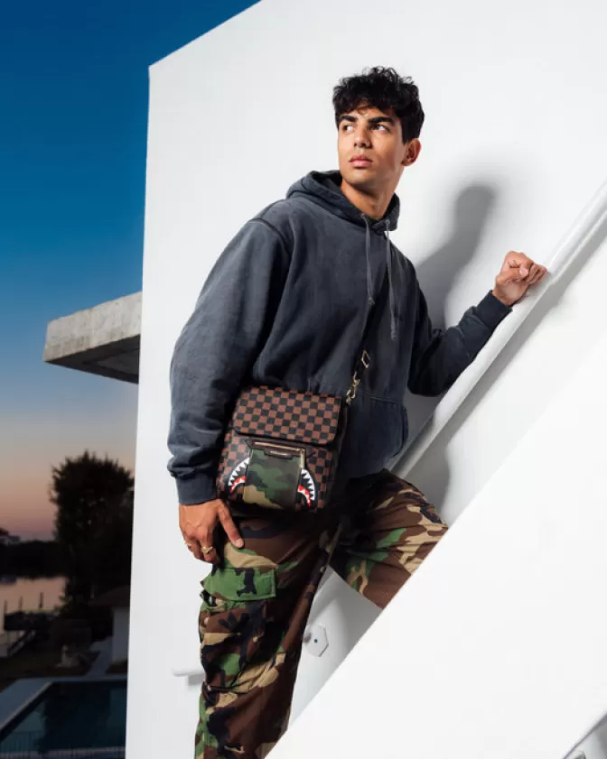 Sprayground SLINGS | CROSSBODYS*EXTERIOR GOLD ZIP POCKET SHARKS IN PARIS MESSENGER SLING BAG